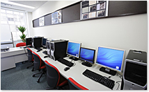 最新ソフトによる業界最新カリキュラムの写真